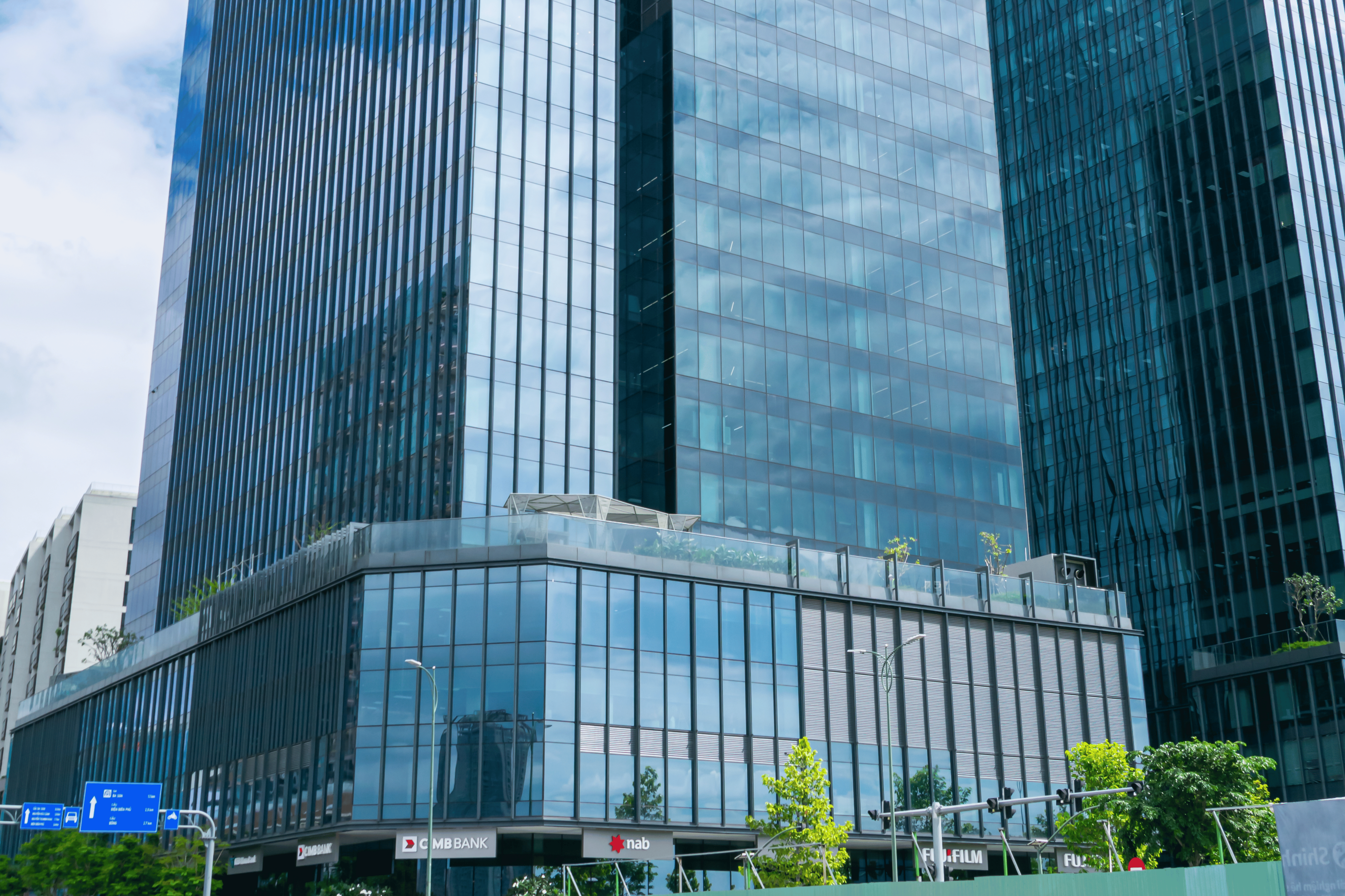 Tòa nhà The Hallmark - Ảnh 1